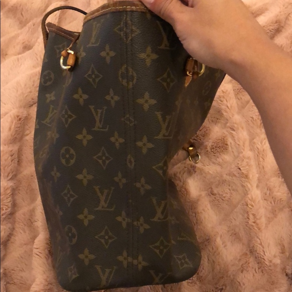 Louis Vuitton Neverfull MM - Picture 6 of 8